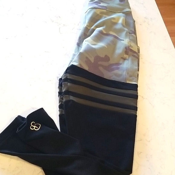 Bombshell Sportswear Pants - Bombshell sportswear leggings medium small